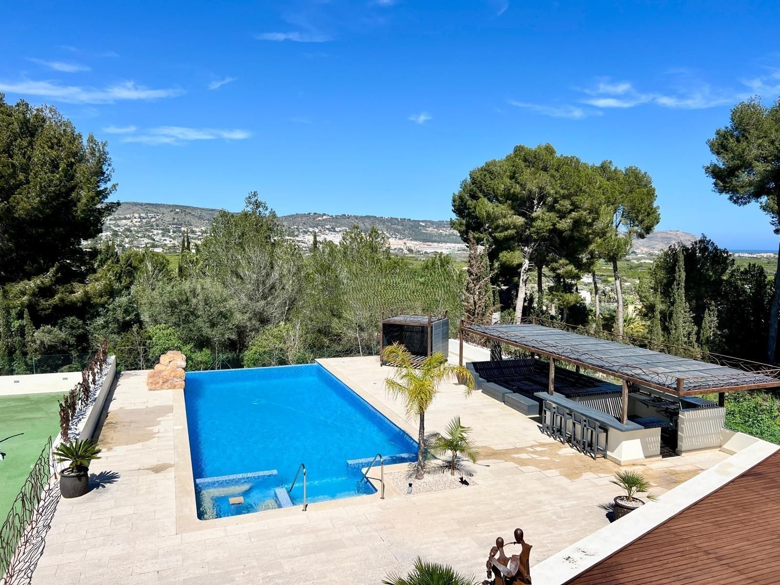 Villa de luxe contemporaine avec vue panoramique sur la mer à Jávea