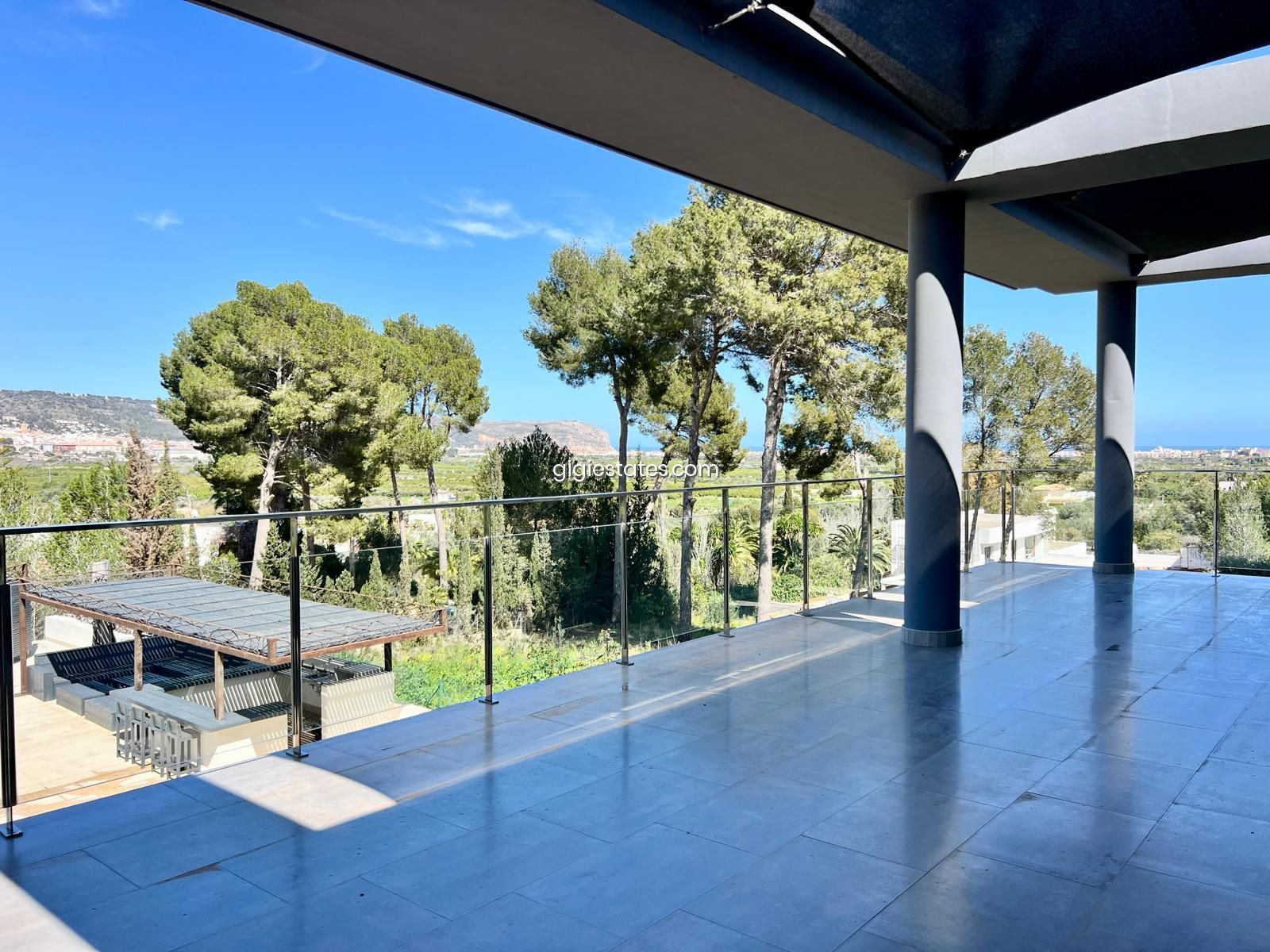 Villa de luxe contemporaine avec vue panoramique sur la mer à Jávea