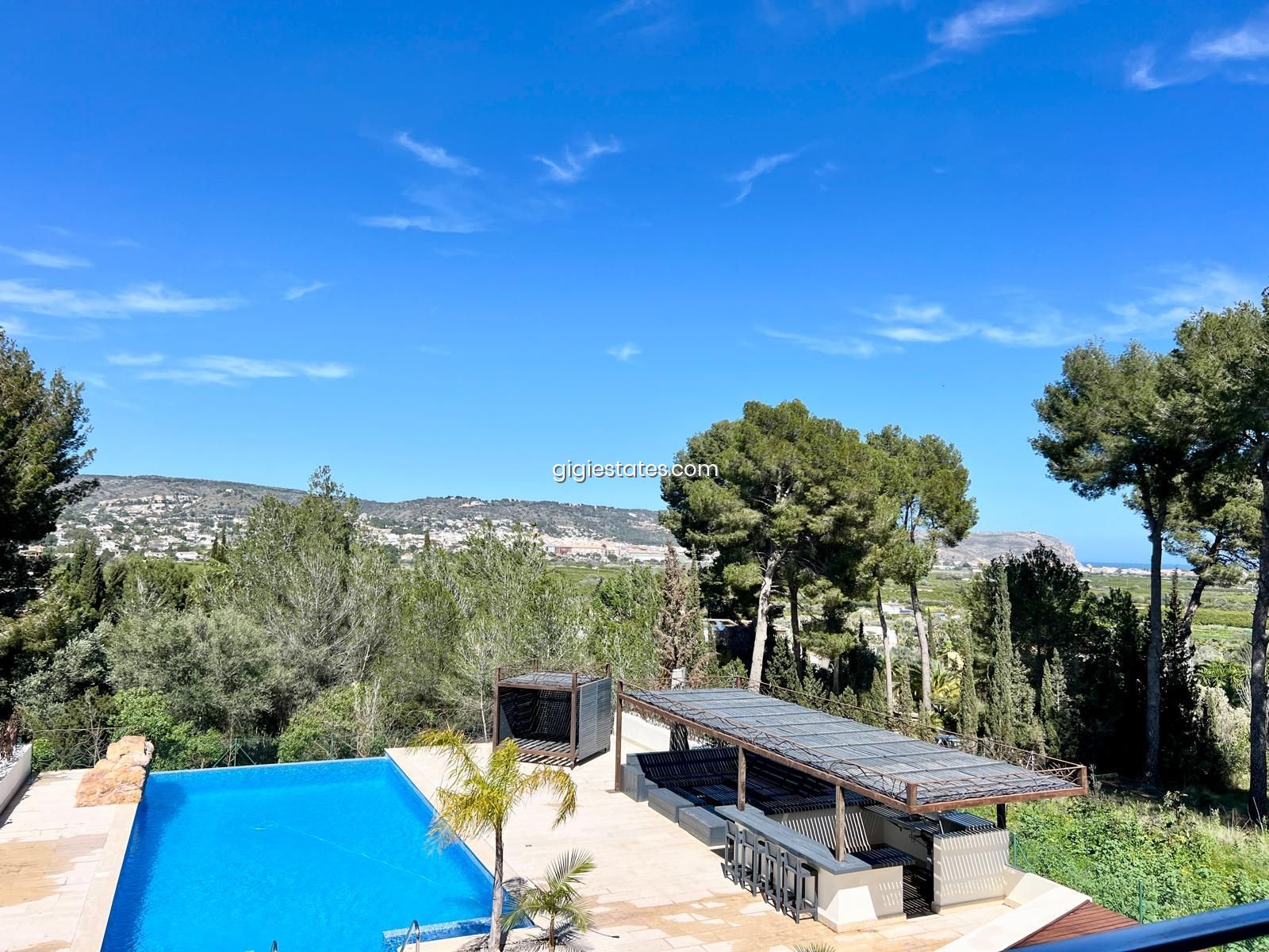 Villa de luxe contemporaine avec vue panoramique sur la mer à Jávea