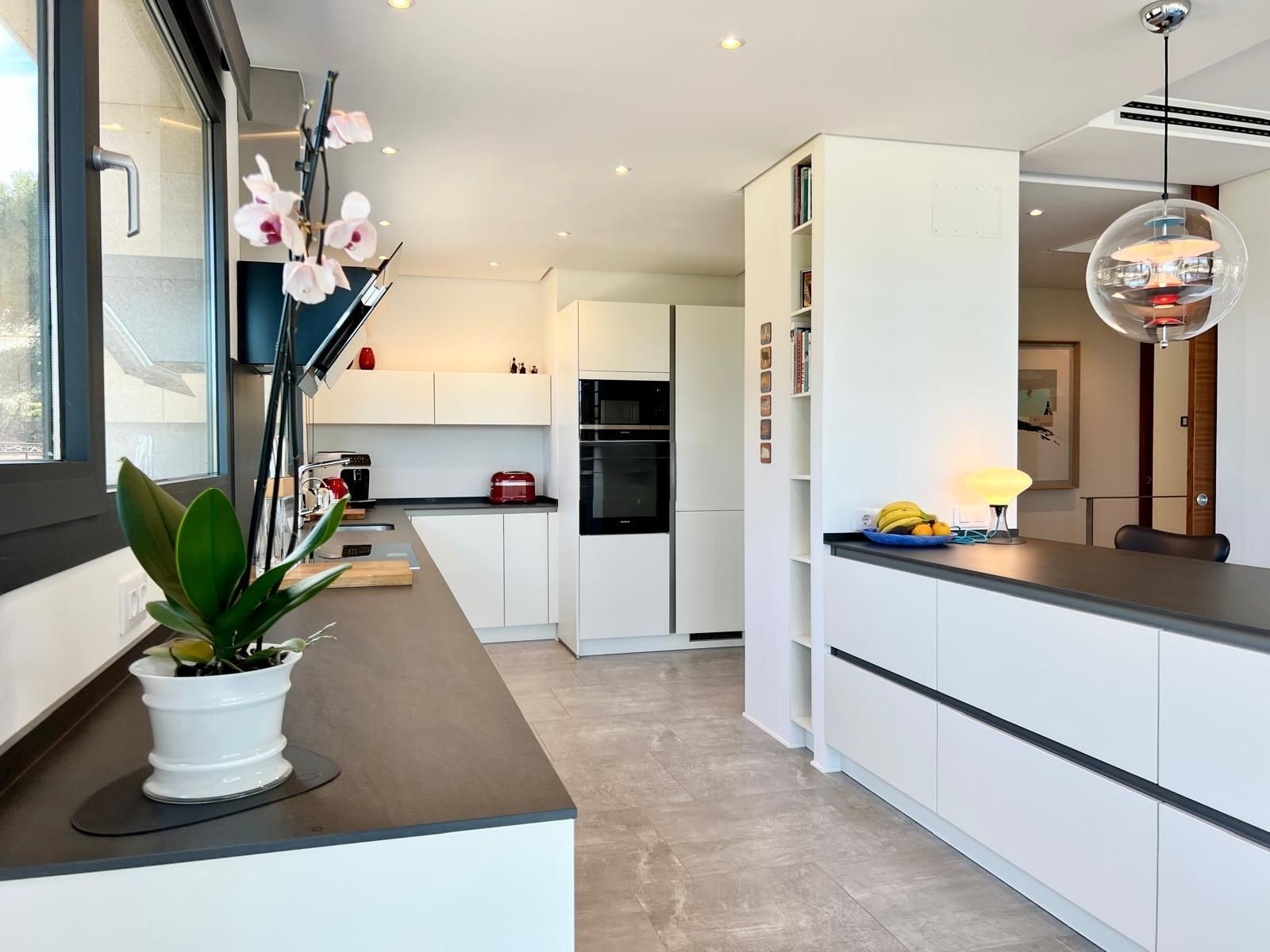 Villa de luxe contemporaine avec vue panoramique sur la mer à Jávea