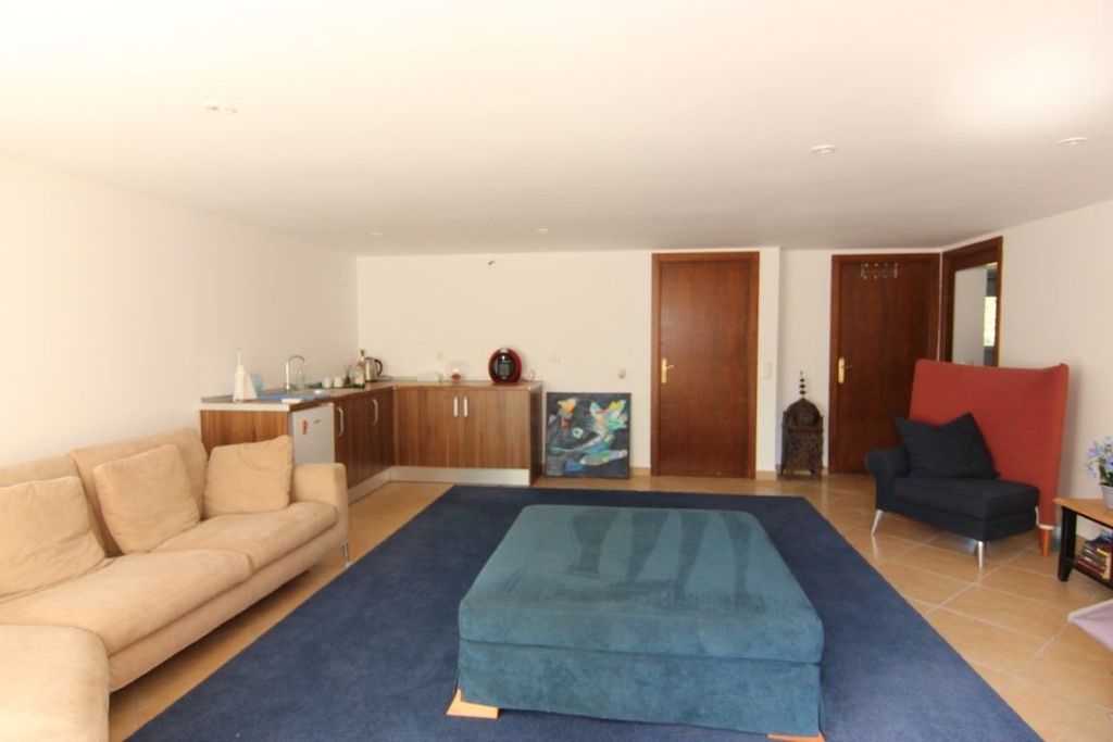 Villa à vendre à Jávea, située dans un endroit calme et privé proche de la mer.
