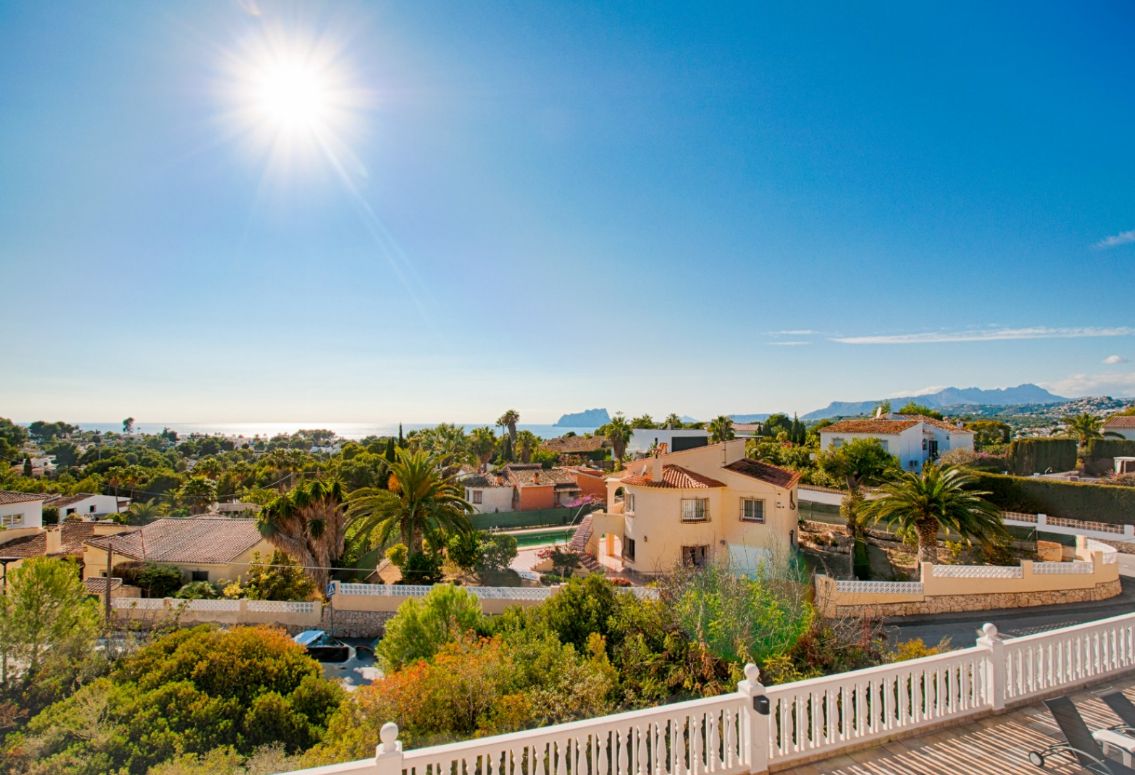 Grande et Élégante Villa avec Vue sur Mer à Vendre à Moraira