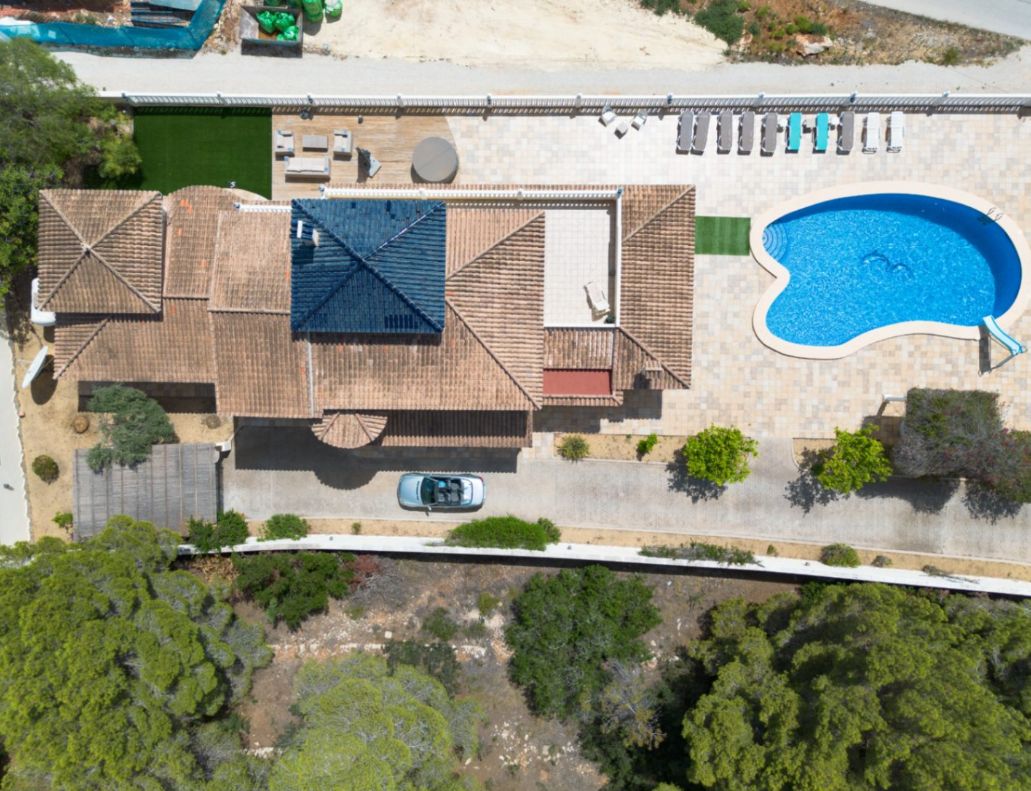 Grande et Élégante Villa avec Vue sur Mer à Vendre à Moraira