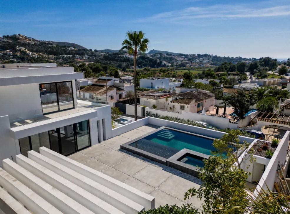 Villa neuve avec vue sur la mer et piscine avec jacuzzi à Moraira