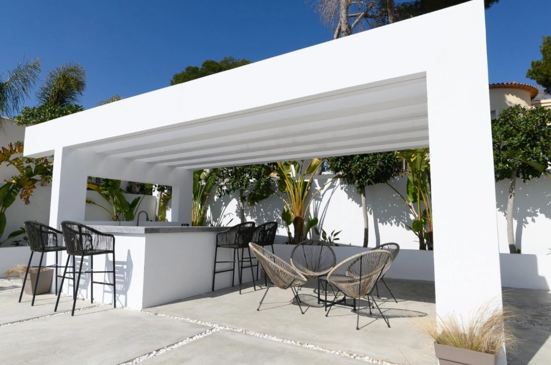 Villa neuve avec vue sur la mer et piscine avec jacuzzi à Moraira