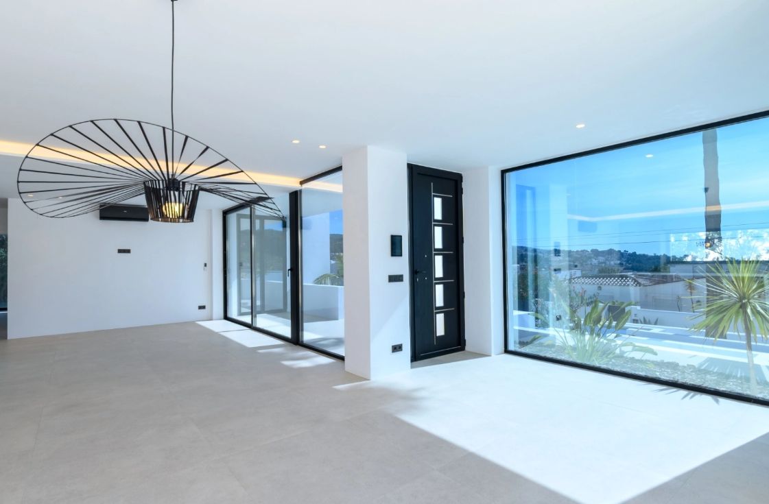 Villa neuve avec vue sur la mer et piscine avec jacuzzi à Moraira