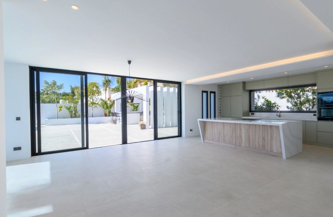 Villa neuve avec vue sur la mer et piscine avec jacuzzi à Moraira