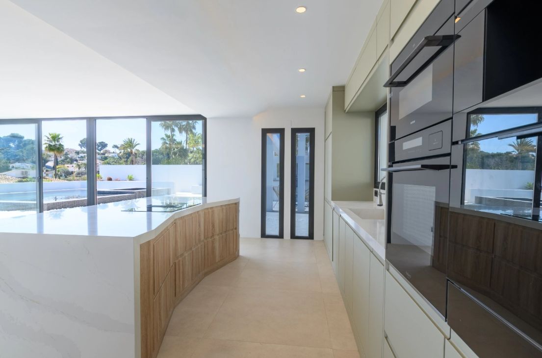 Villa neuve avec vue sur la mer et piscine avec jacuzzi à Moraira