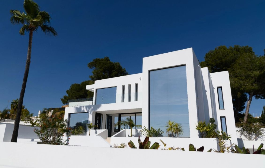 Villa neuve avec vue sur la mer et piscine avec jacuzzi à Moraira