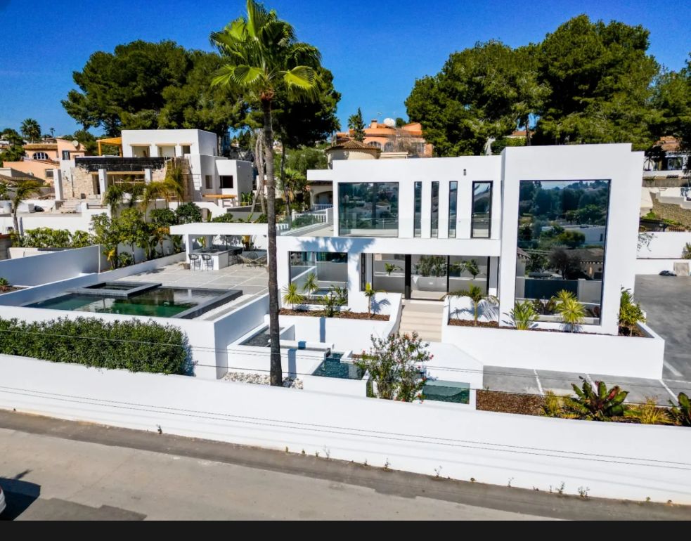 Villa neuve avec vue sur la mer et piscine avec jacuzzi à Moraira