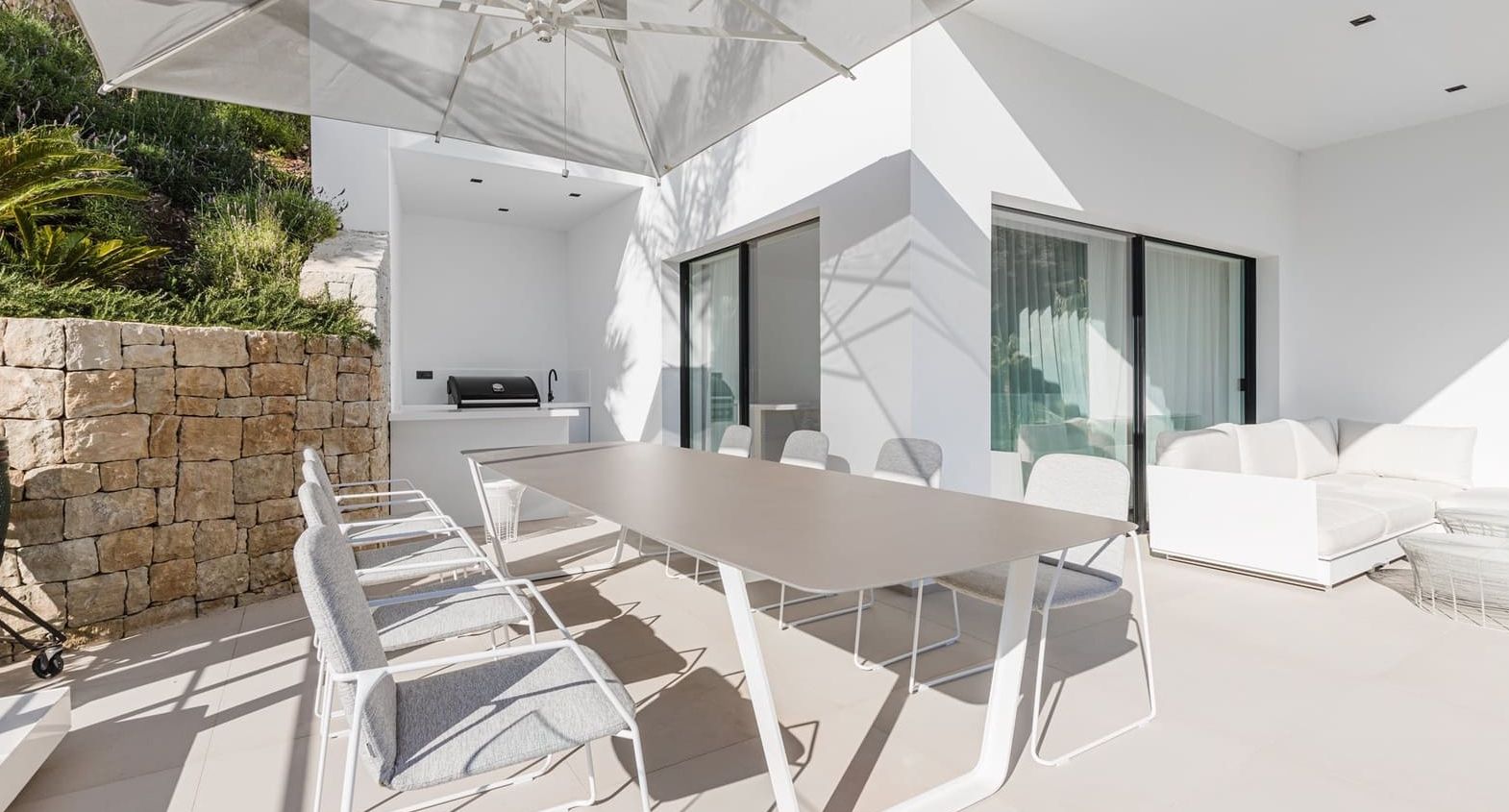 Luxury villa in Portichol, Jávea, with two infinity pools and sea views.