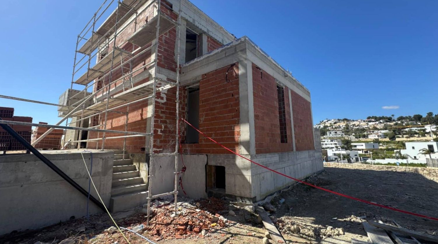 Villa neuve avec vue sur la mer et piscine à débordement à Moraira