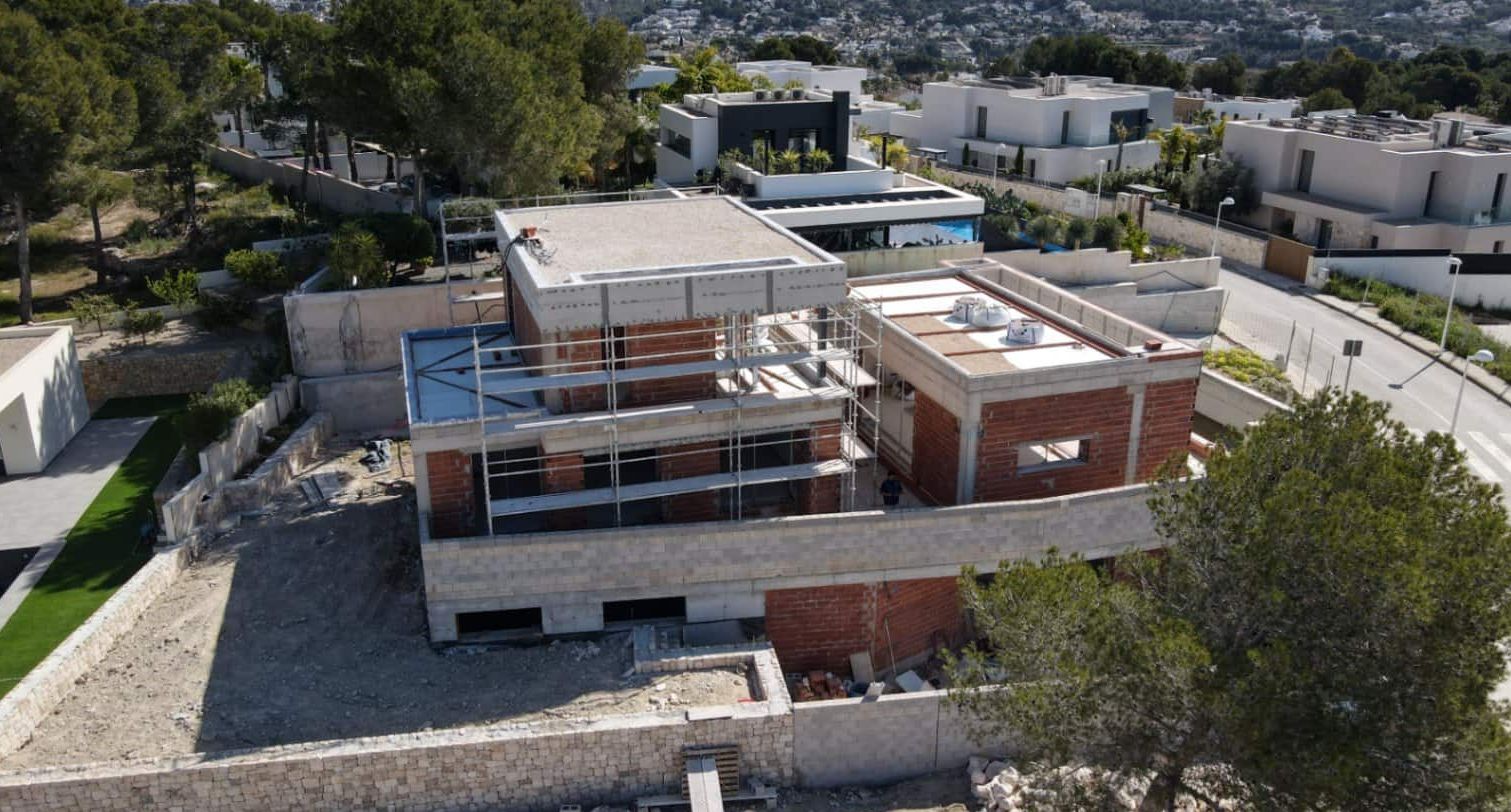 Villa neuve avec vue sur la mer et piscine à débordement à Moraira