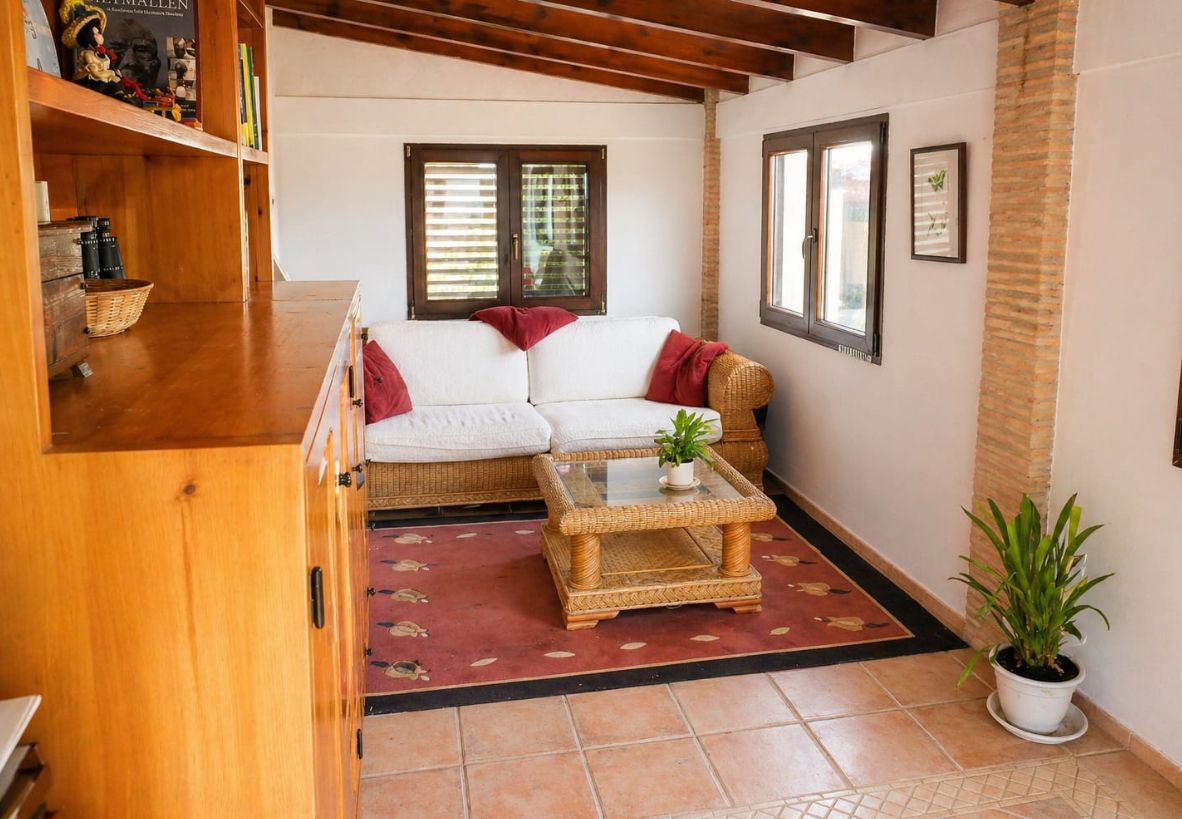 Villa rénovée avec grand terrain et vue sur le Montgó à San Nicolás, Dénia.