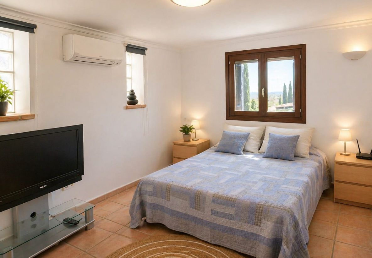 Villa rénovée avec grand terrain et vue sur le Montgó à San Nicolás, Dénia.