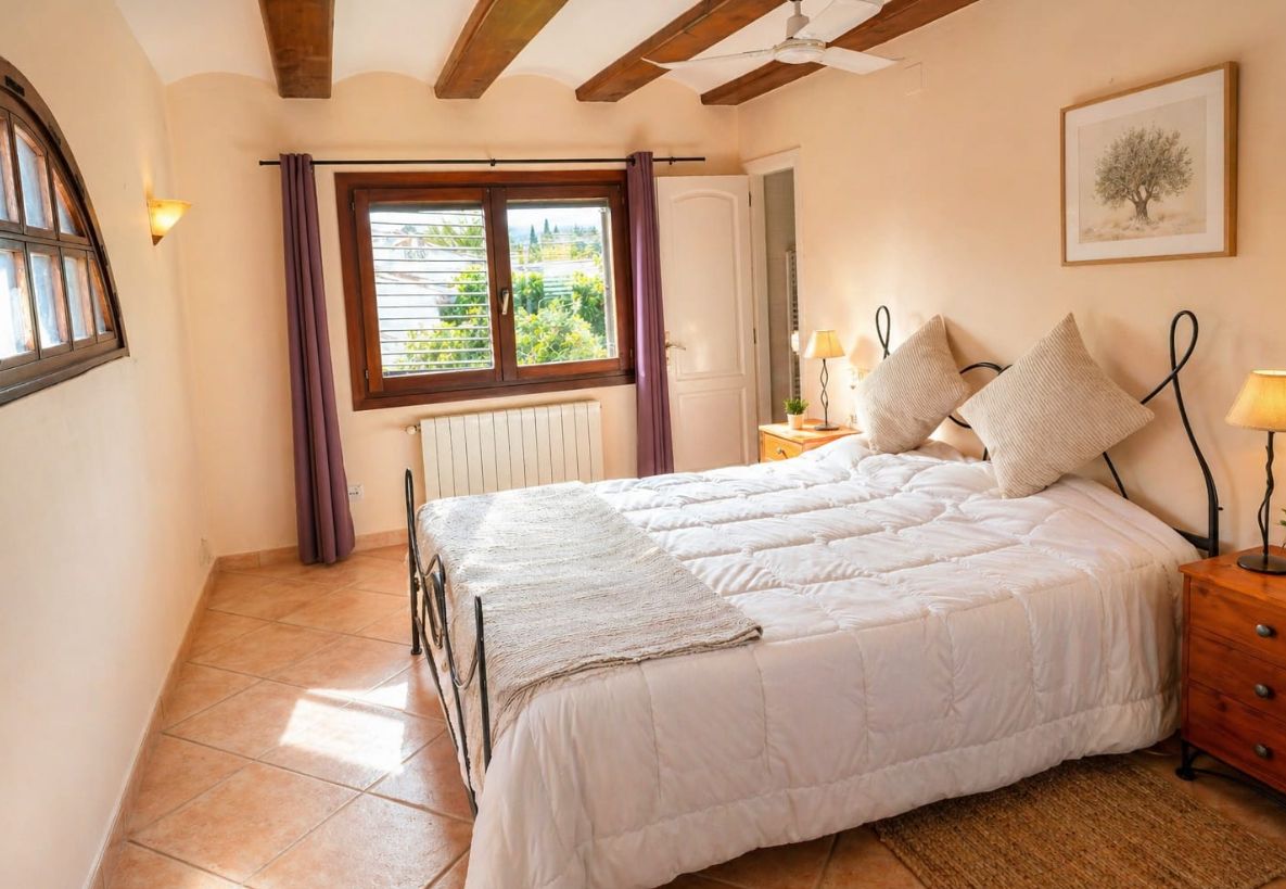 Villa rénovée avec grand terrain et vue sur le Montgó à San Nicolás, Dénia.
