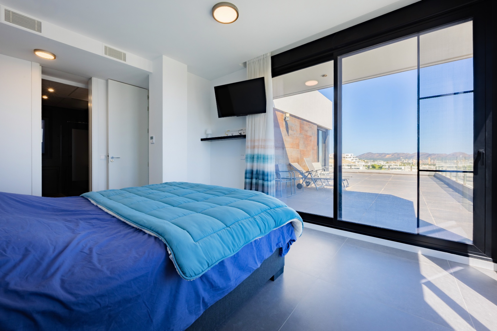 Luxe villa met panoramisch uitzicht op de skyline van Benidorm