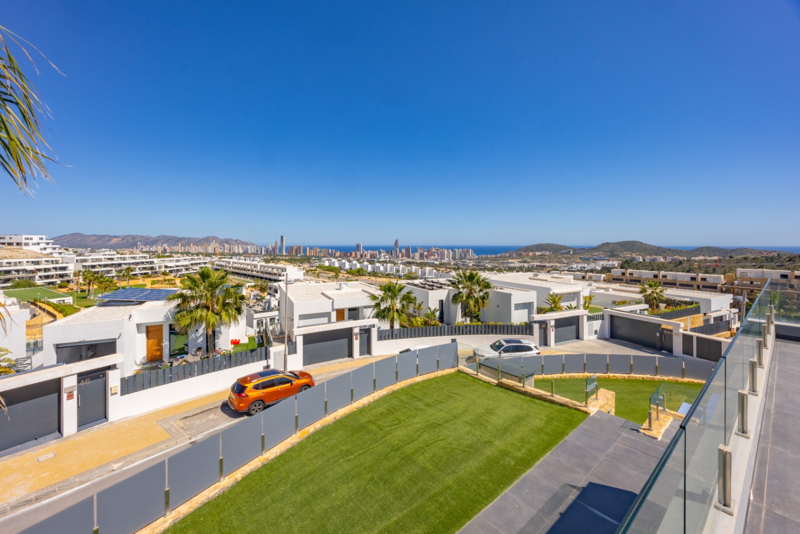 Luxe villa met panoramisch uitzicht op de skyline van Benidorm