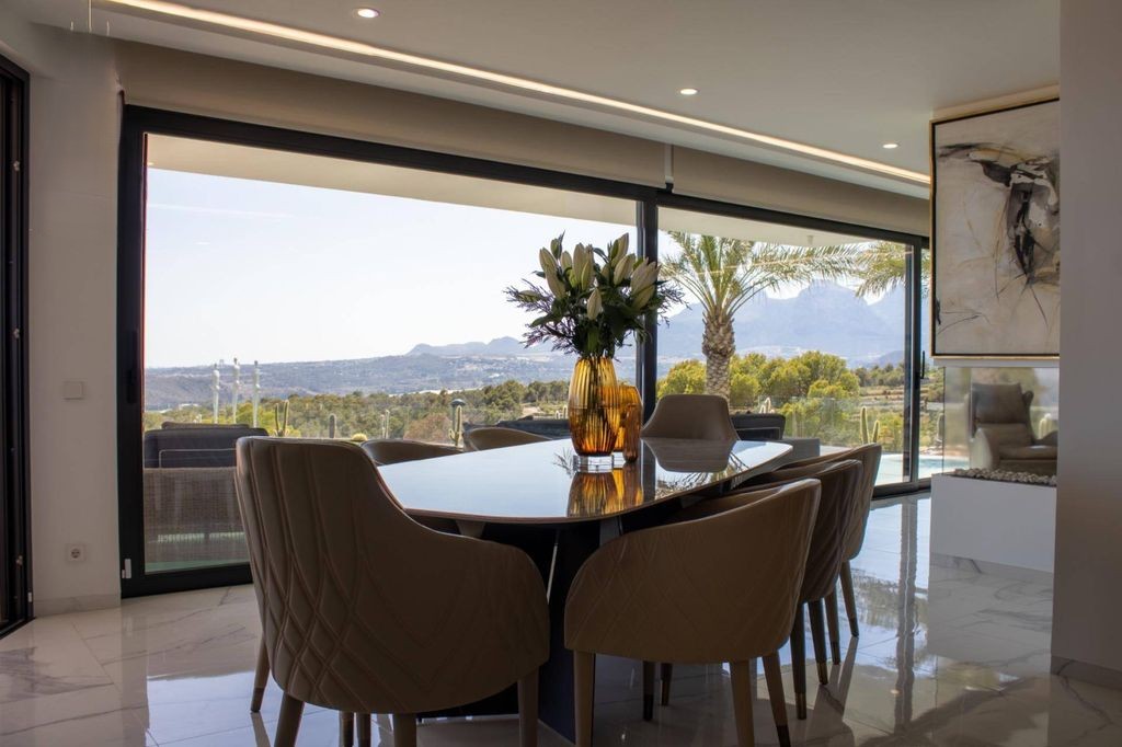 Exclusiva villa de lujo en Sierra Altea con vistas panorámicas al mar y piscina infinita