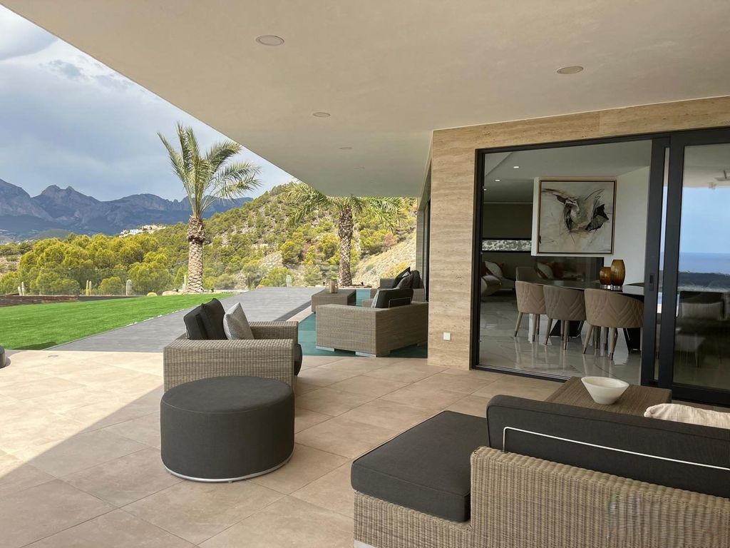 Exclusiva villa de lujo en Sierra Altea con vistas panorámicas al mar y piscina infinita