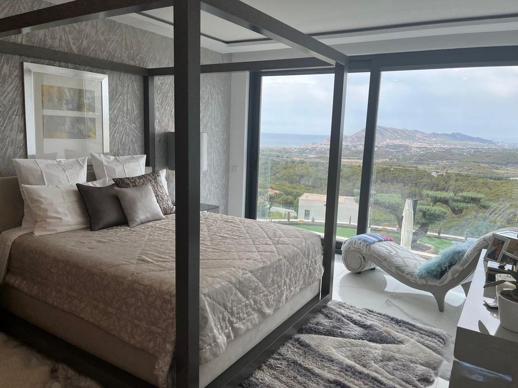 Exclusiva villa de lujo en Sierra Altea con vistas panorámicas al mar y piscina infinita