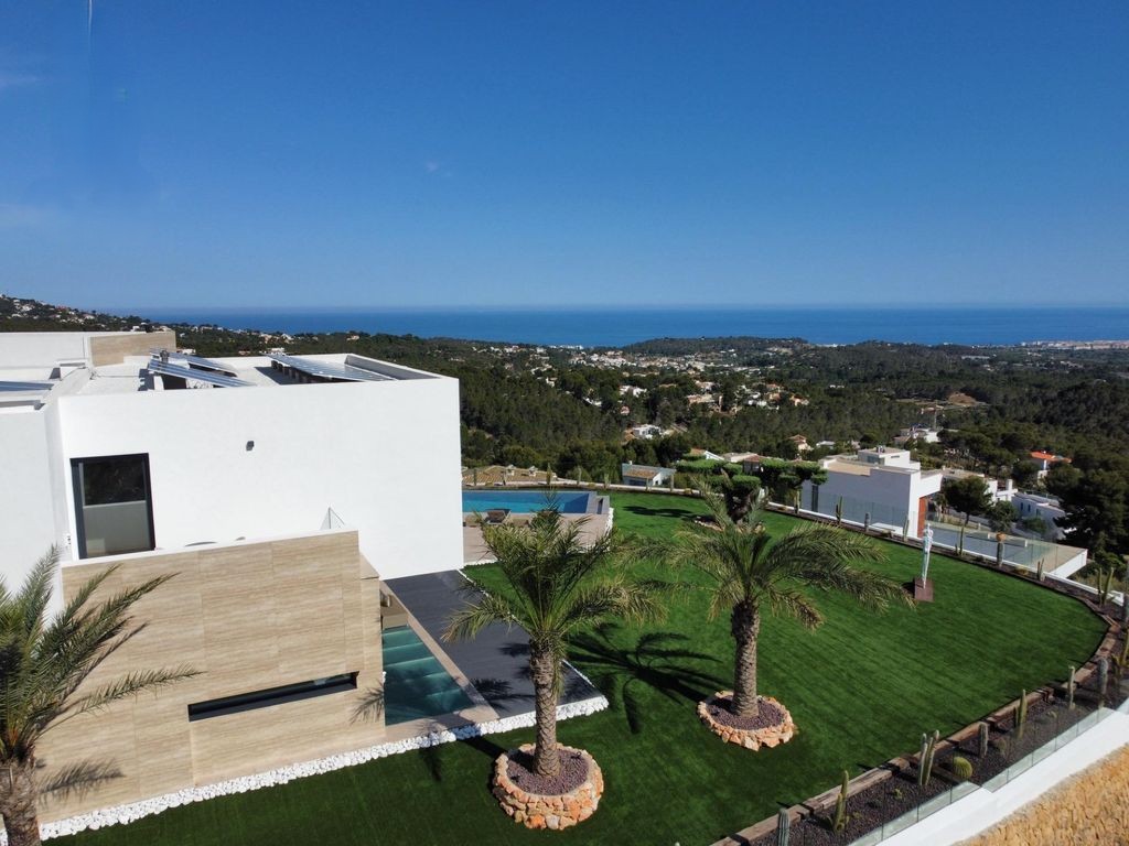 Exclusiva villa de lujo en Sierra Altea con vistas panorámicas al mar y piscina infinita