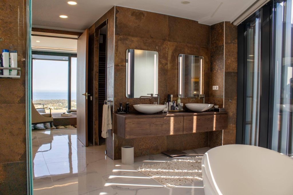 Exclusiva villa de lujo en Sierra Altea con vistas panorámicas al mar y piscina infinita