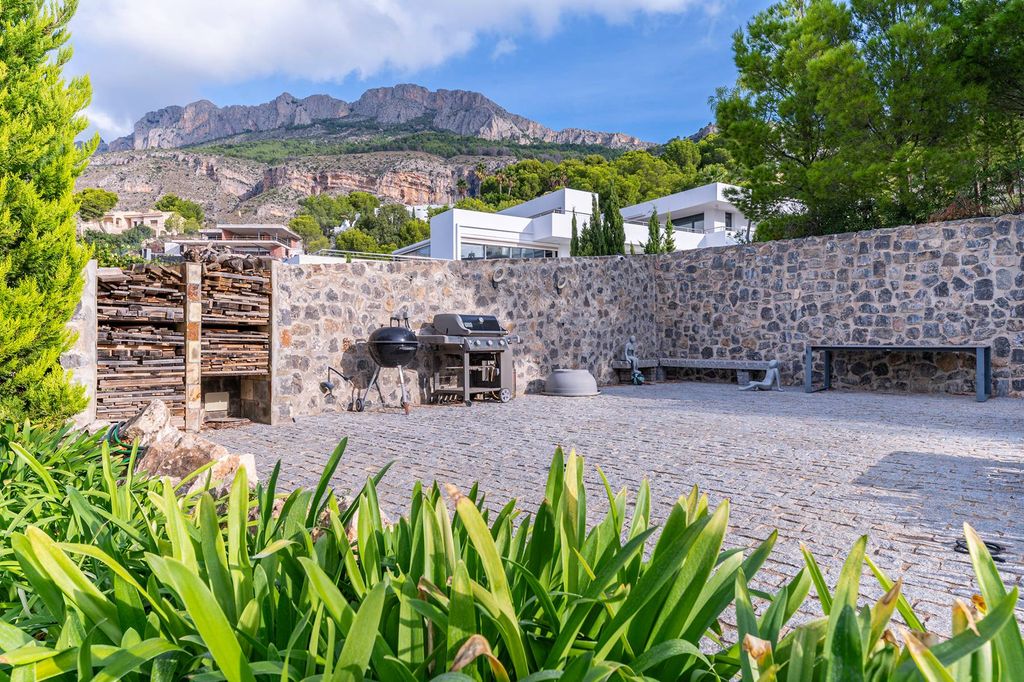 Villa de lujo en Sierra de Altea con vistas al mar y a la bahía de Altea
