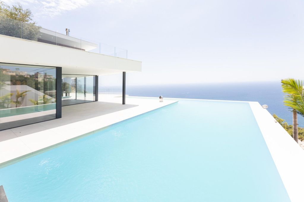 Luxury villa in Altea Hills with sea views, pool, and wellness area.