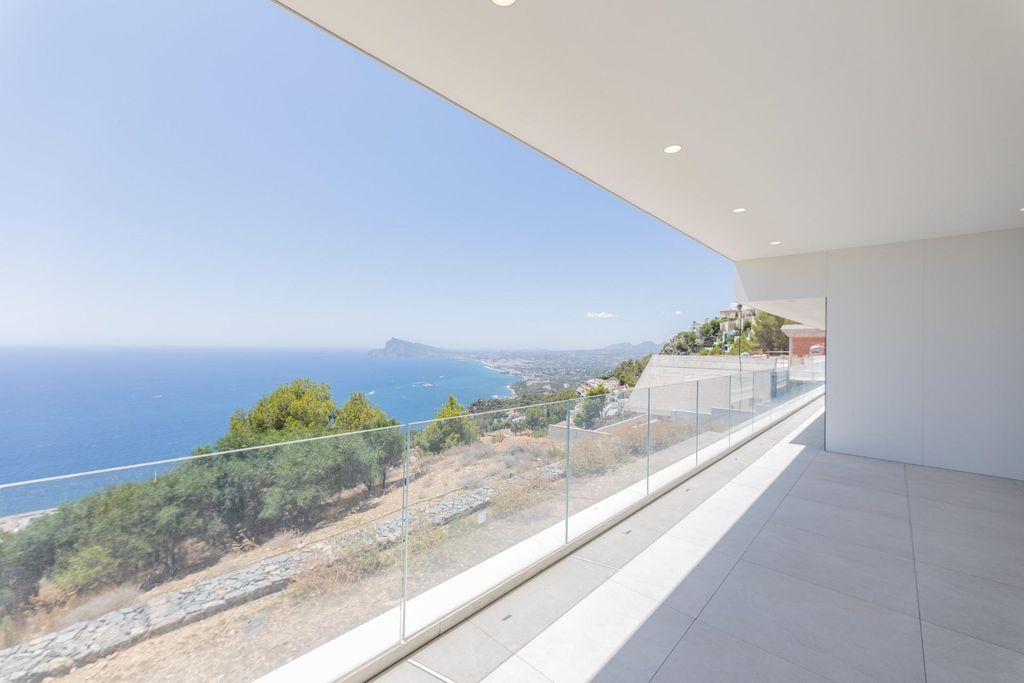 Luxury villa in Altea Hills with sea views, pool, and wellness area.