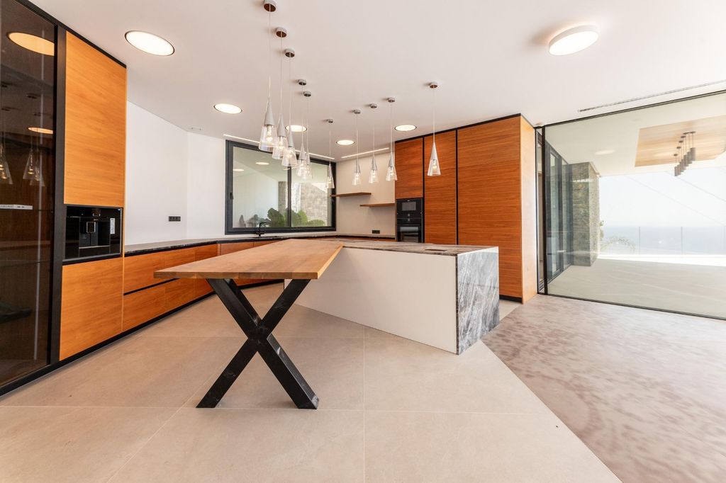 Luxury villa in Altea Hills with sea views, pool, and wellness area.