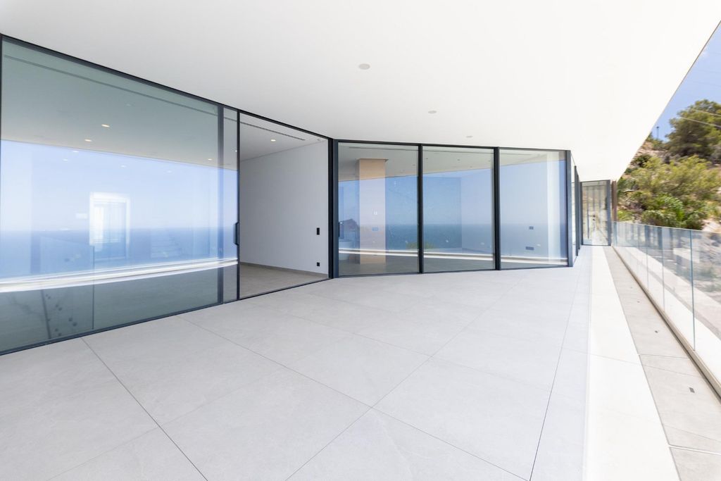 Luxury villa in Altea Hills with sea views, pool, and wellness area.