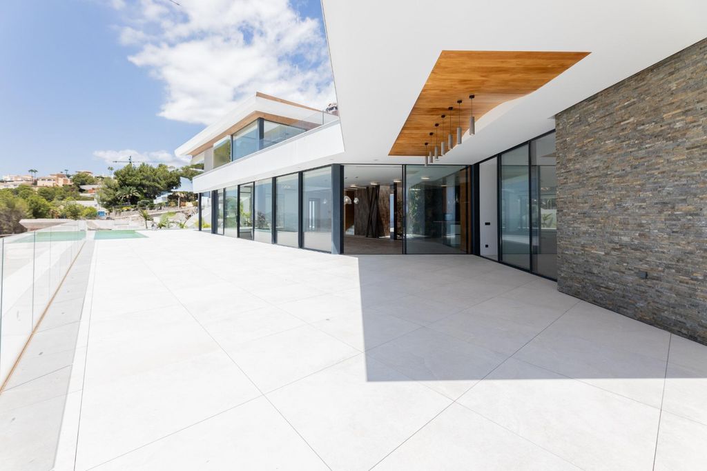 Luxury villa in Altea Hills with sea views, pool, and wellness area.
