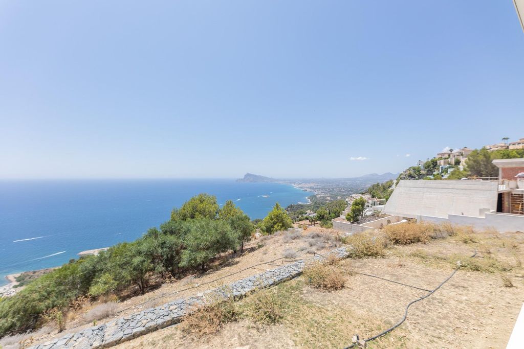 Luxury villa in Altea Hills with sea views, pool, and wellness area.