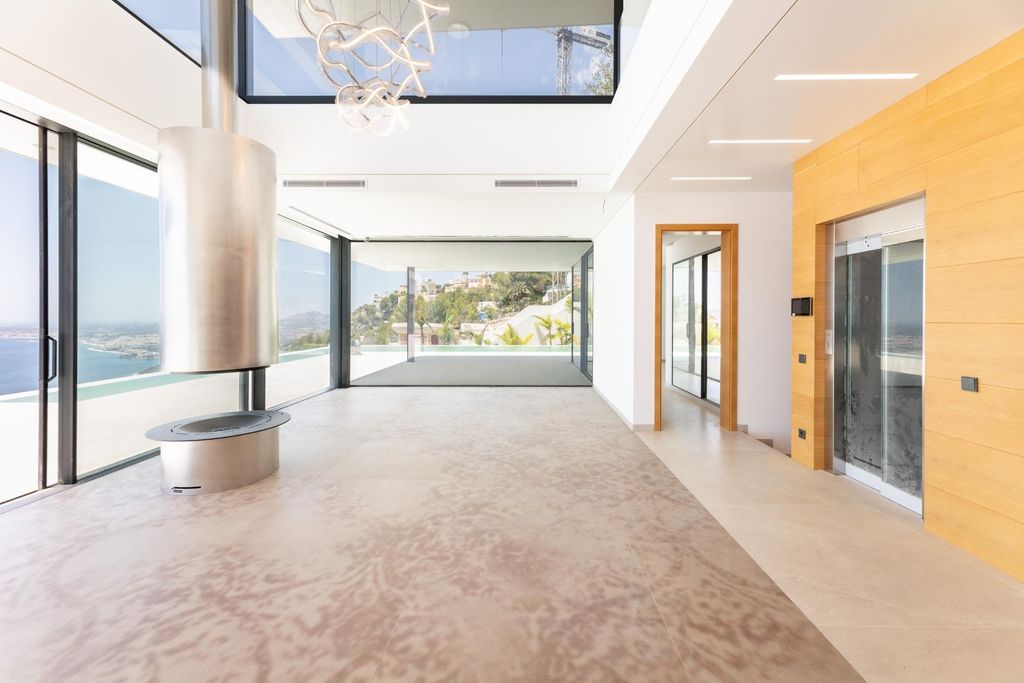 Luxury villa in Altea Hills with sea views, pool, and wellness area.