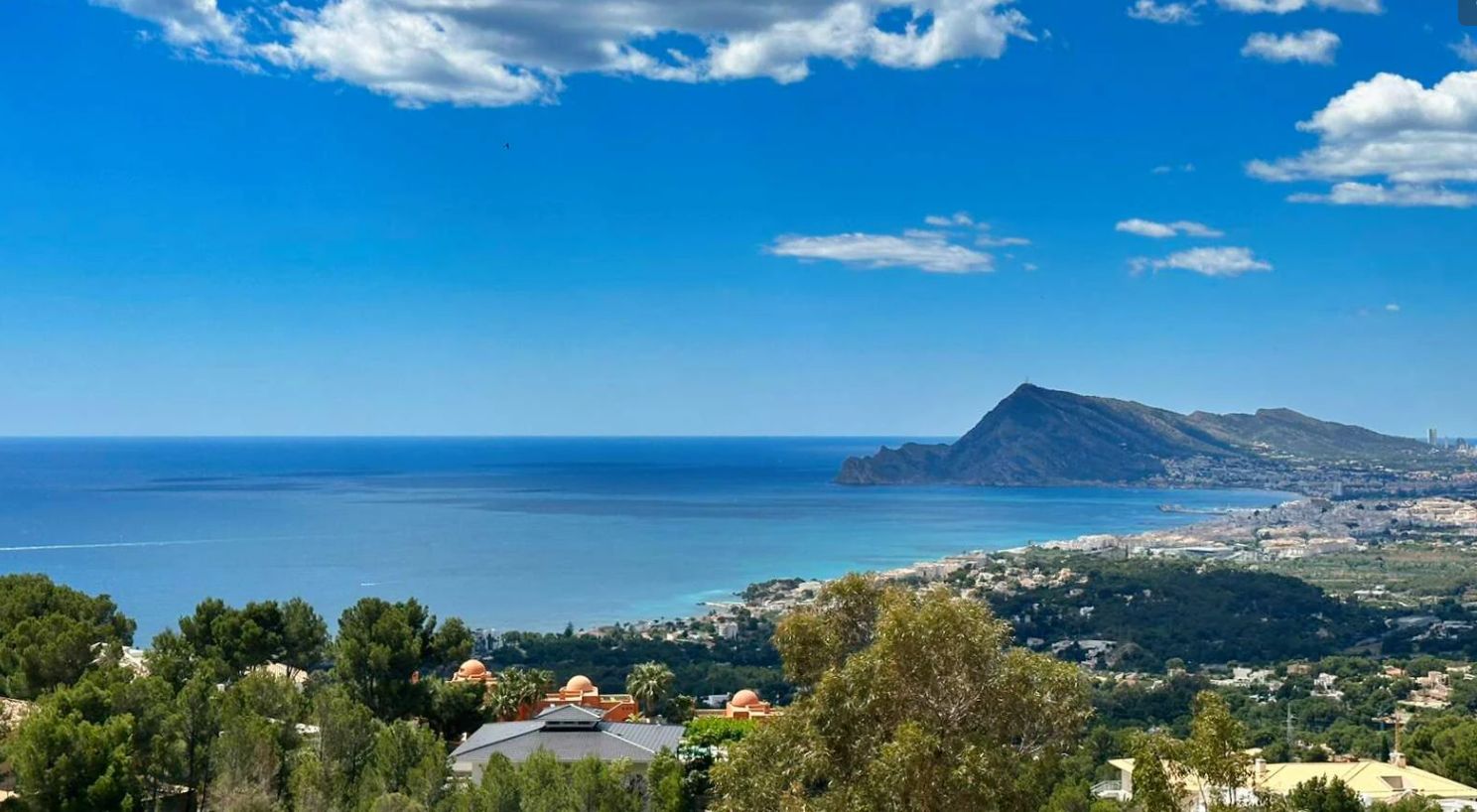 Newly built villa with sea views for sale in Sierra de Altea.