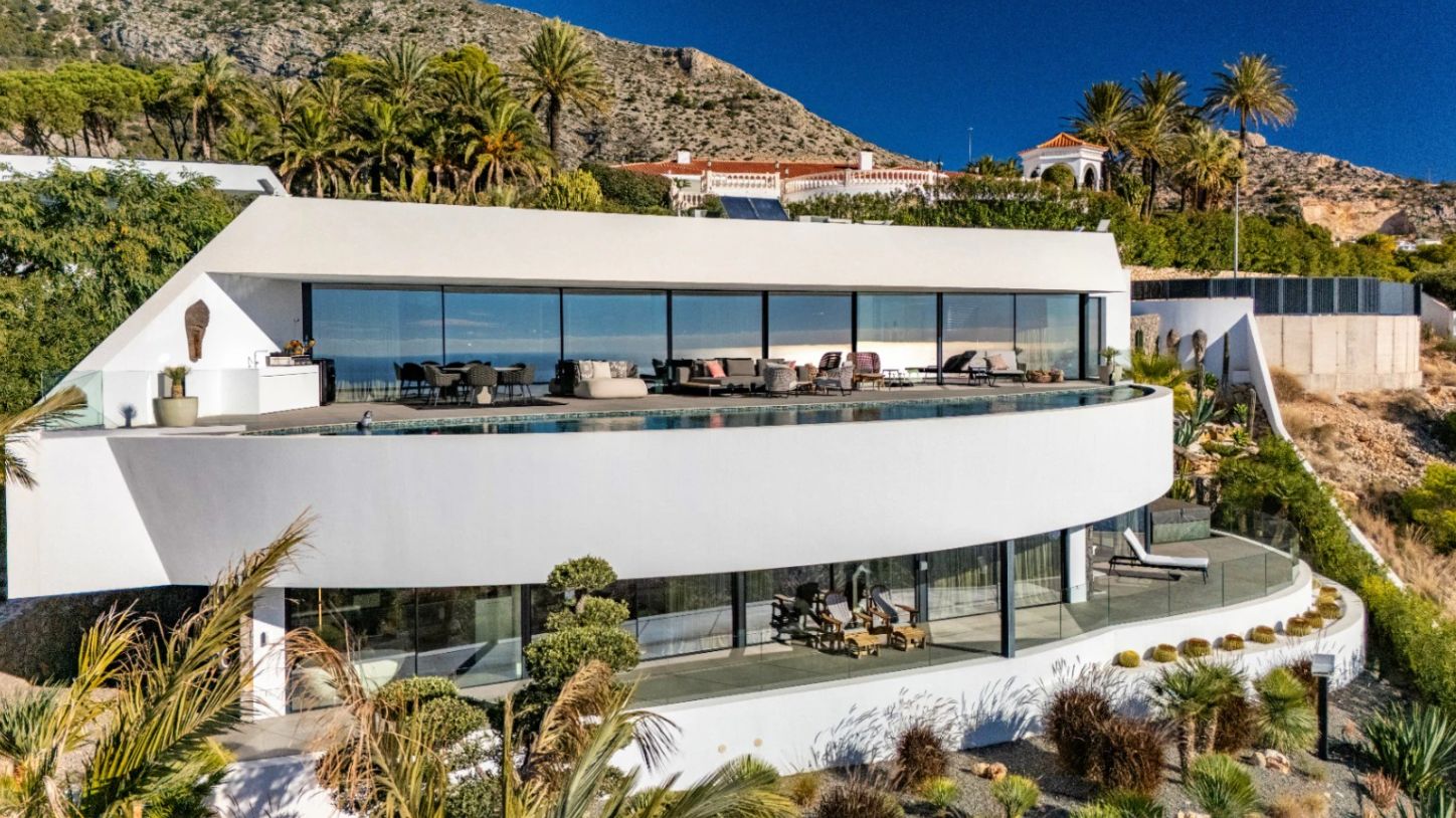 Luxury contemporary villa with panoramic sea views in Altea Sierra