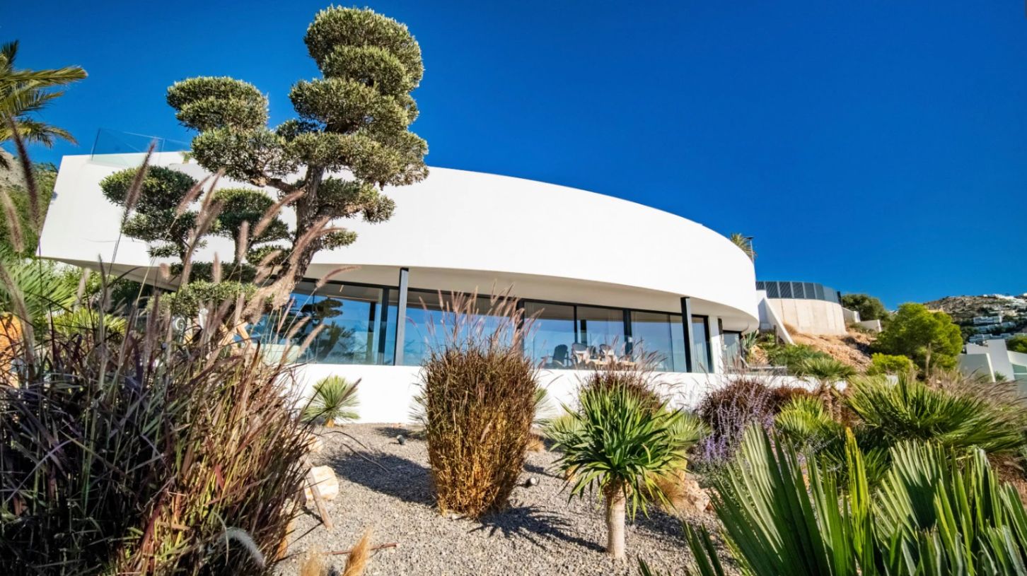 Luxury contemporary villa with panoramic sea views in Altea Sierra