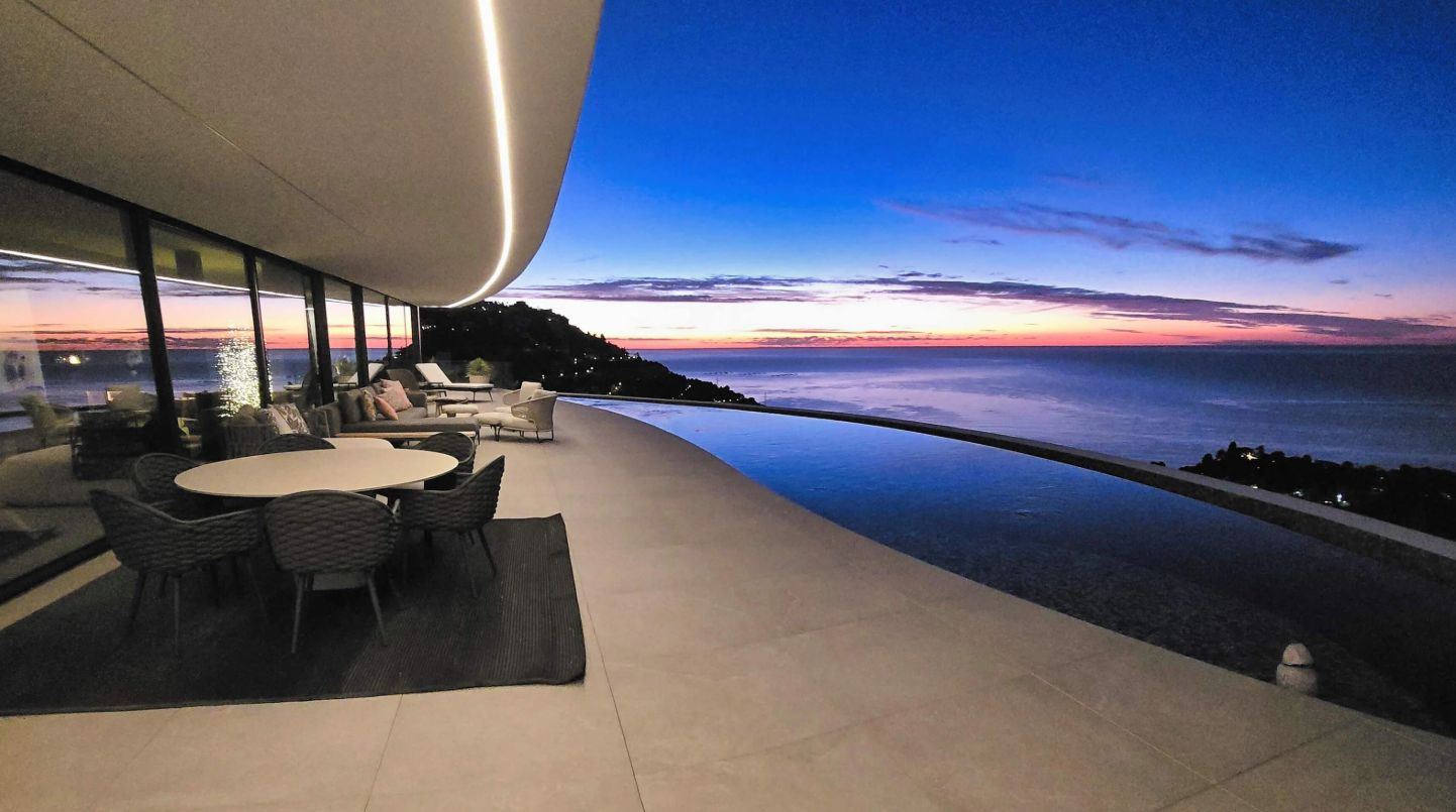 Luxury contemporary villa with panoramic sea views in Altea Sierra