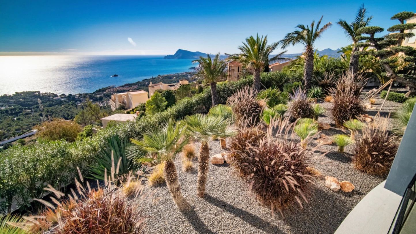 Luxury contemporary villa with panoramic sea views in Altea Sierra