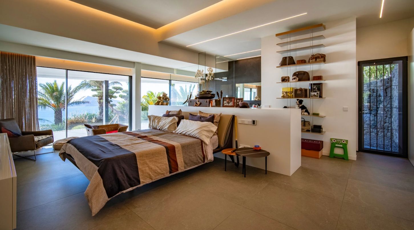 Luxury contemporary villa with panoramic sea views in Altea Sierra