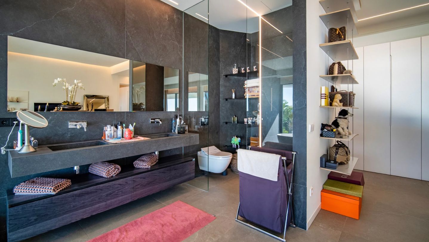 Luxury contemporary villa with panoramic sea views in Altea Sierra