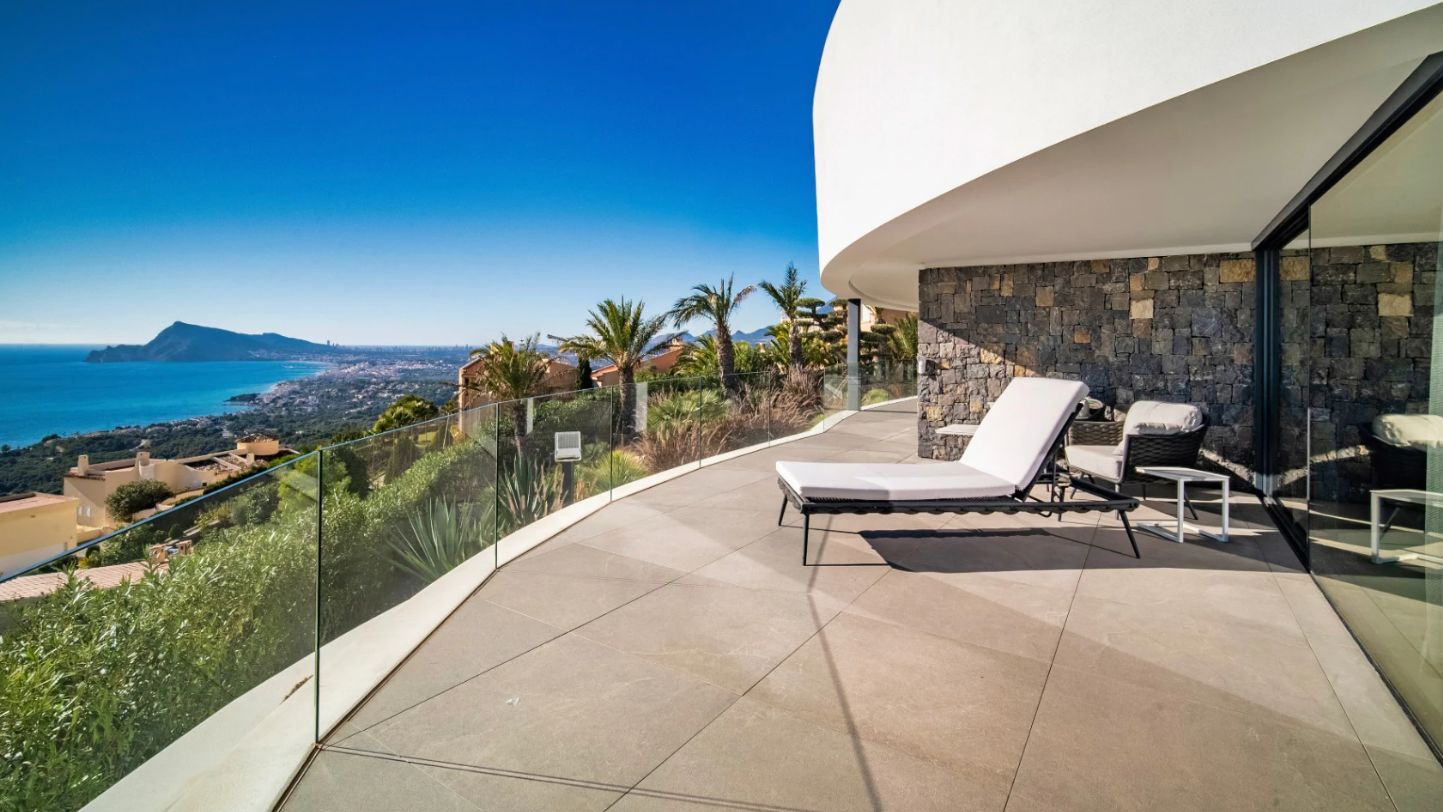 Luxury contemporary villa with panoramic sea views in Altea Sierra