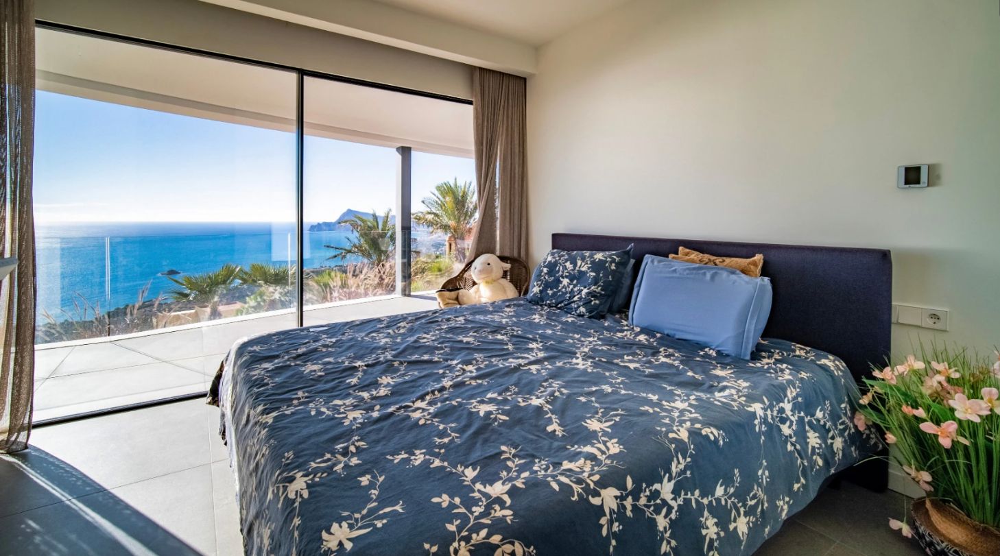 Luxury contemporary villa with panoramic sea views in Altea Sierra