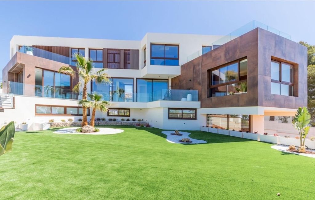 CP1257 - Villa moderne de luxe avec vue sur la mer à Benidorm