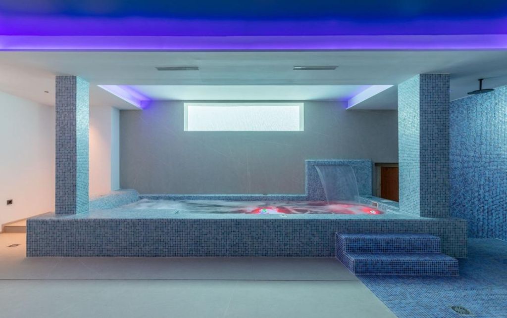 Moderne luxe villa met uitzicht op zee in Benidorm