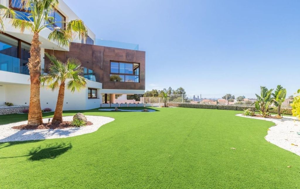 Moderne luxe villa met uitzicht op zee in Benidorm