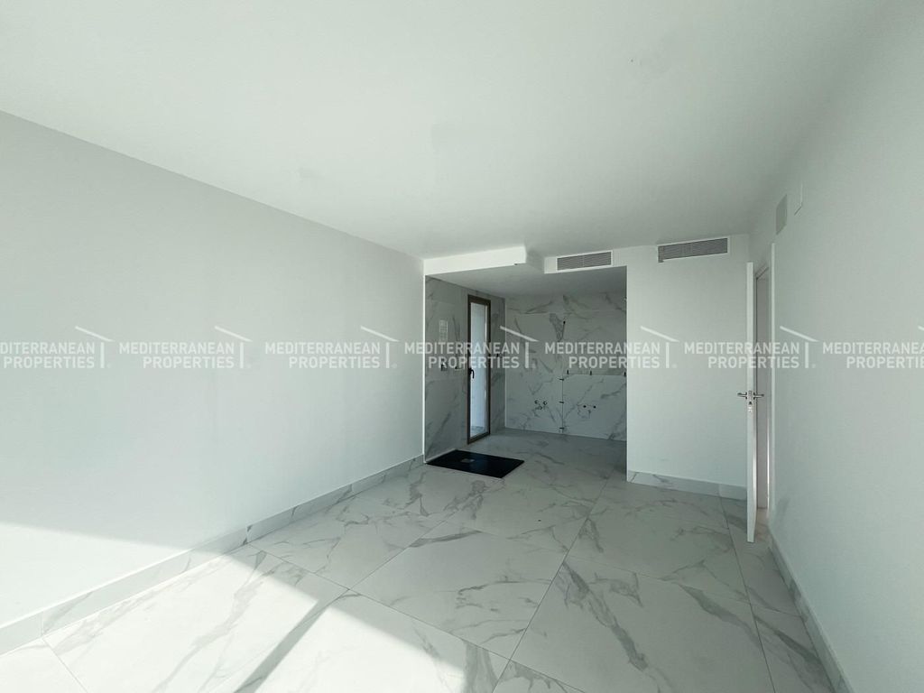 Luxe villa in een rustige omgeving en dichtbij voorzieningen in Benidorm.