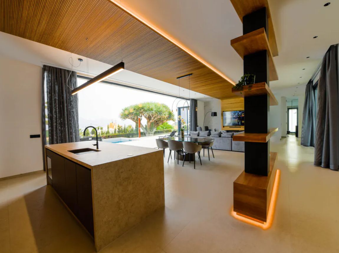Villa de lujo de obra nueva en El Albir con vistas panorámicas al mar