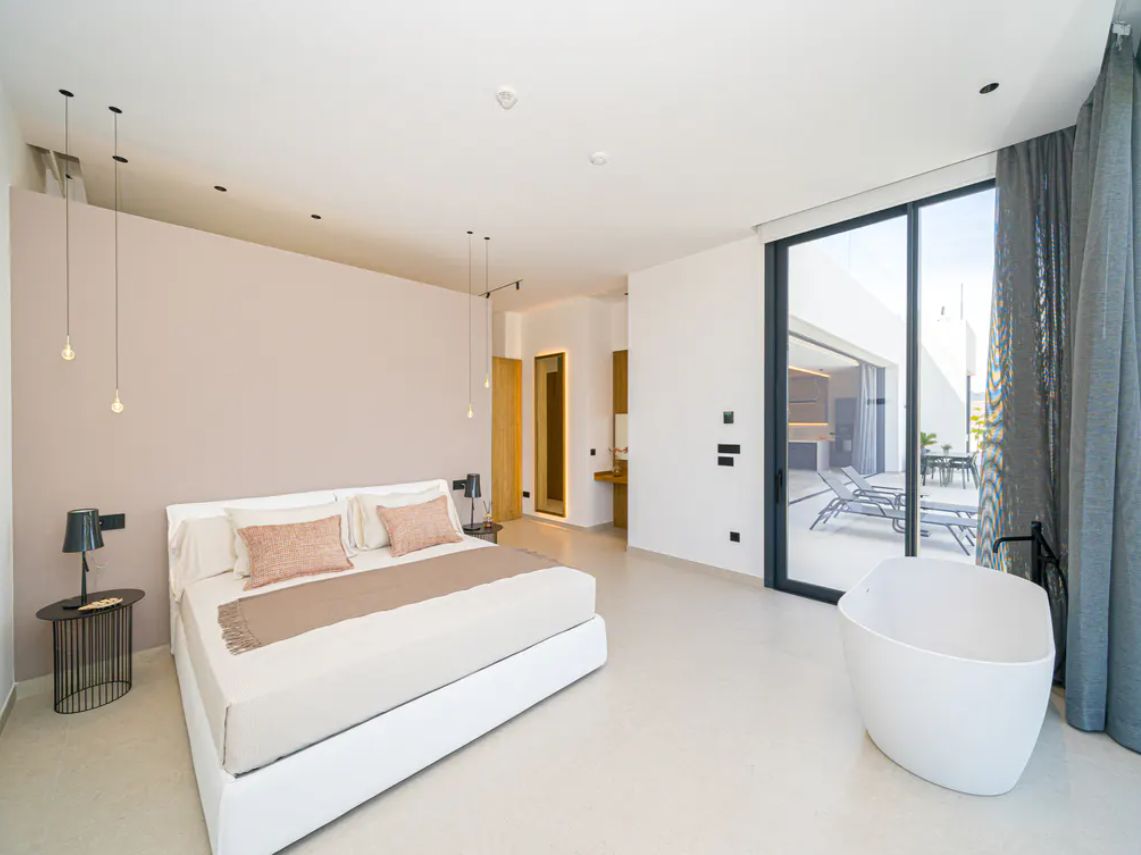 Villa de lujo de obra nueva en El Albir con vistas panorámicas al mar